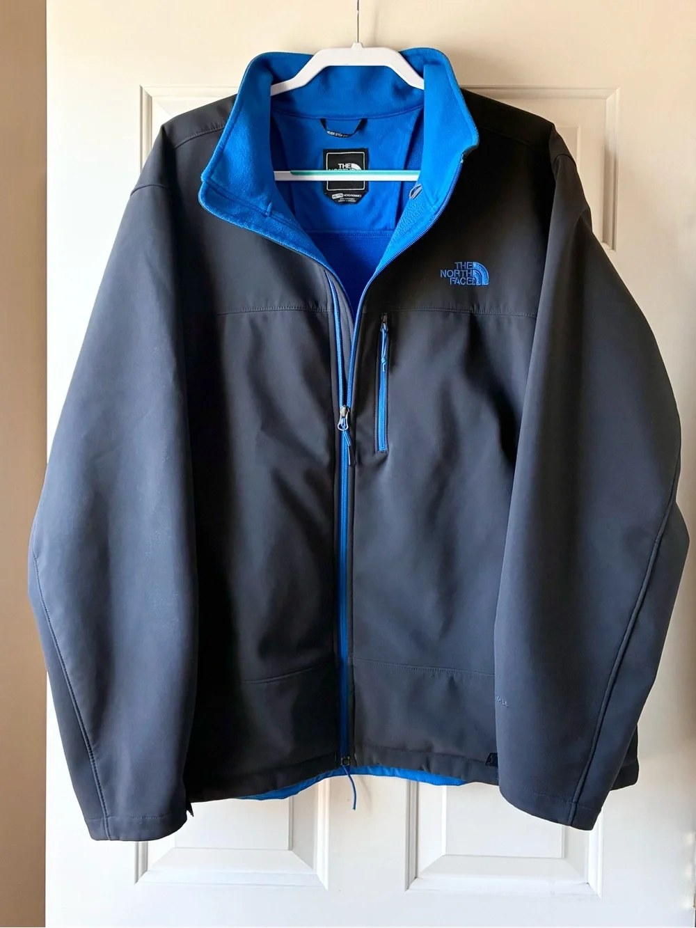 The North Face Men’s Apex Bionic Jacket Black with Blue Fleece Lining Size XXL